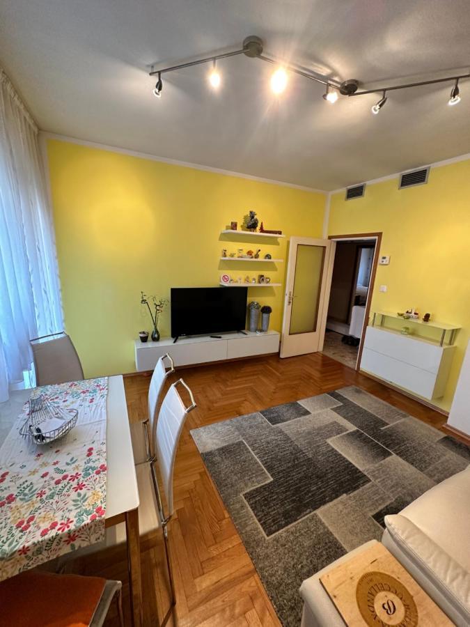 Appartamento Vacanze Мерано Екстер'єр фото